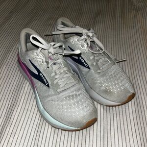 Brooks Women's Gray and Blue Athletic Shoes